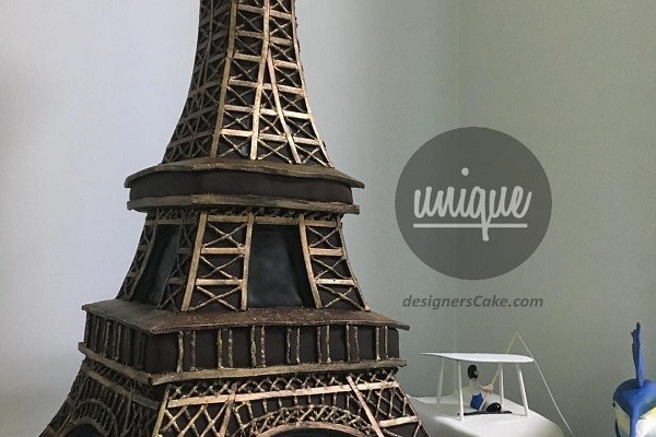 Eiffel Tower Cakes